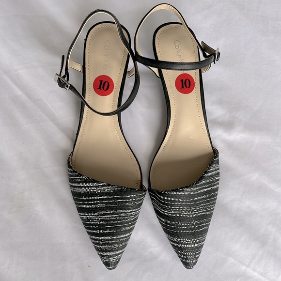 Calvin Klein pumps, size: 10, color: black and white (black straps) - Picture 2 of 5